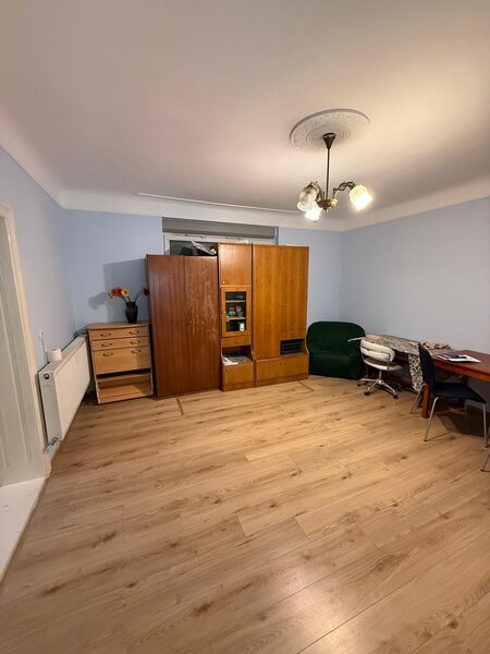 Iosia Piata Devei, Oradea