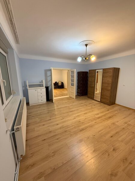 Iosia Piata Devei, Oradea