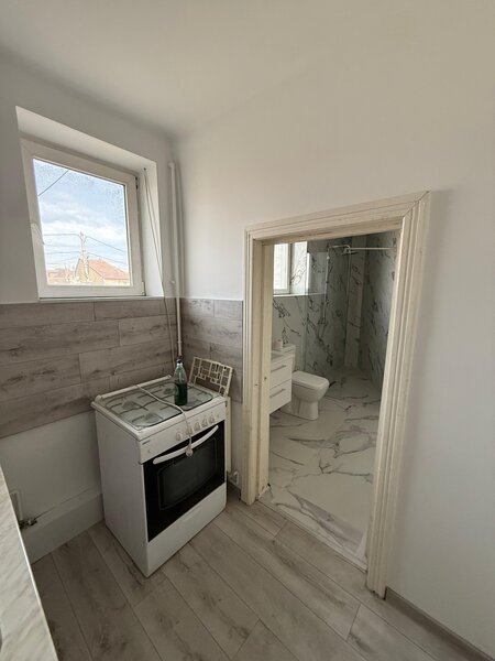 Iosia Piata Devei, Oradea