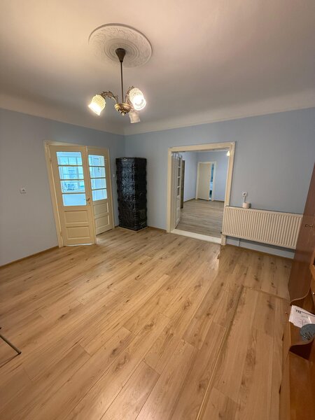 Iosia Piata Devei, Oradea