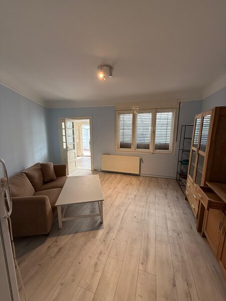 Iosia Piata Devei, Oradea