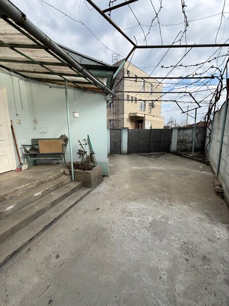 Iosia Piata Devei, Oradea